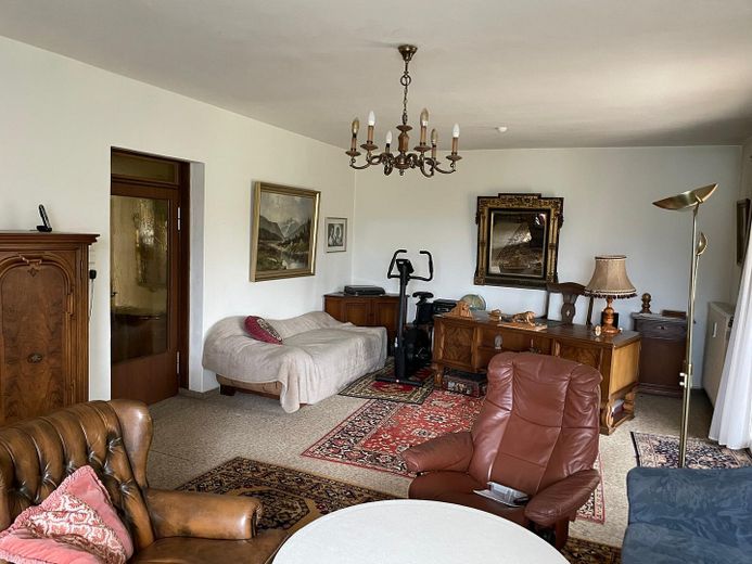 vrijstaand huis op een toplocatie in Bad Münder – Wohnzi. mit Tür zur Kü./Esszi.