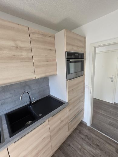 2 Zi.-Wohnung • Hell, modern & komfortabel • Ankommen und wohlfühlen – Spülbecken + Einhebelmischer