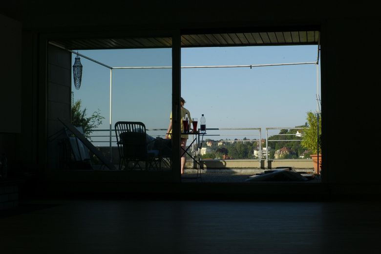 3-Zimmer Maisonette Wohnung in Stuttgart Süd mit grosser Terrasse, Aussicht und Garage – Wohnzimmer