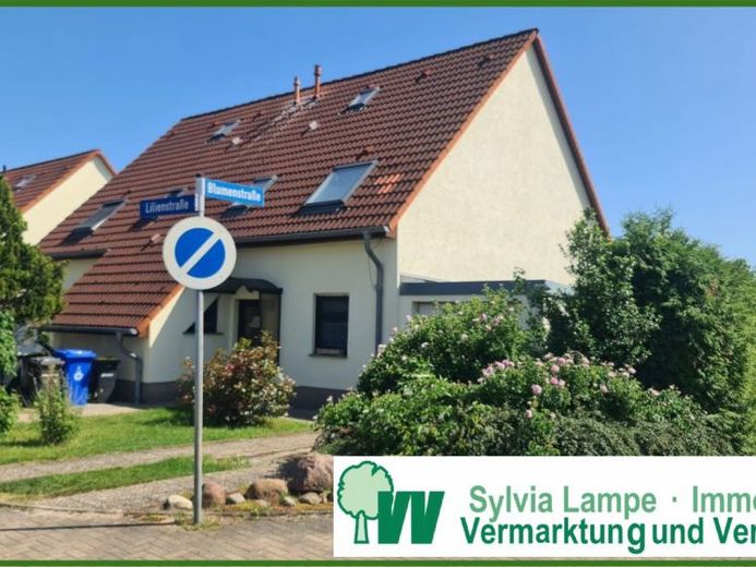 Doppelhaus mit Garage und großem Garten zu vermieten – Foto 1