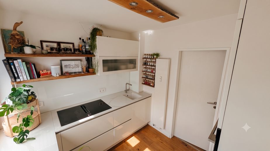 Großzügige Maisonette-Wohnung mit Süd-Balkon in Zentrumnähe – Küche