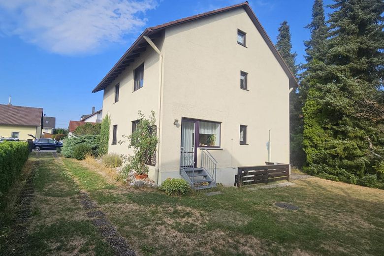 Haus mit Märchengarten in Olching – SO-Ansicht