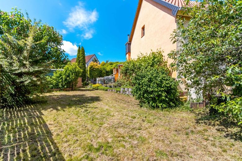 Sie mögen es ruhig und wollen auf´s Land?
Einfamilienhaus in Priester- Wettin-Löbejün- bezugsbereit! – Garten