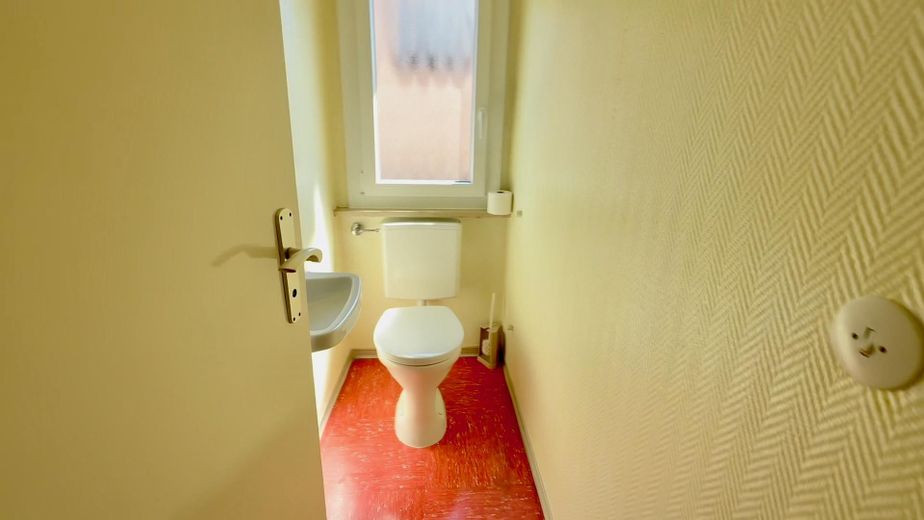 Zweifamilienhaus in exklusiver Waldrandlage – WC OG