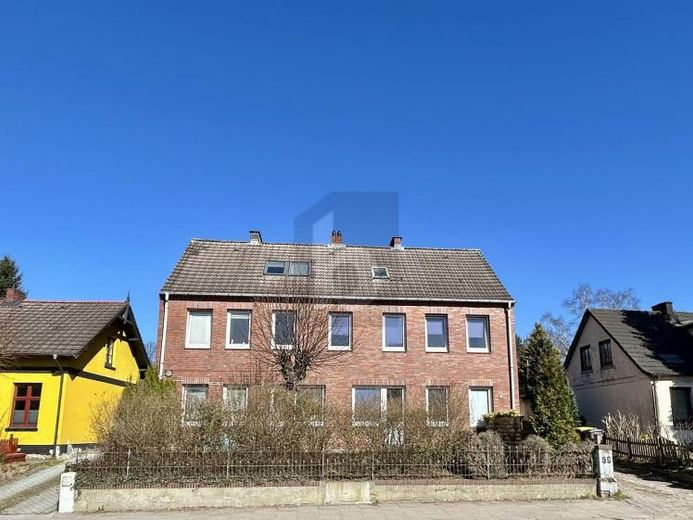 RENDITESTARKES MEHRFAMILIENHAUS IN ZENTRALER LAGE – Foto 1