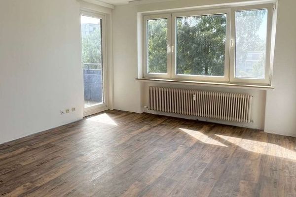 Helle 2-Zimmer-Wohnung mit Loggia, Aufzug in Bremen-Huchting – Robinsbalje 20