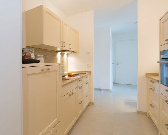 Küche links Richtung Flur
