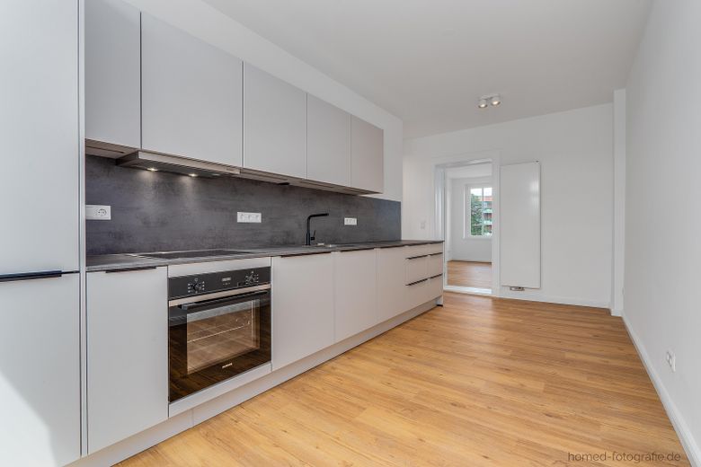 Kernsanierter 2-Zimmer-Altbau in Berlin-Köpenick: Erstbezug mit Wohnküche, Tageslichtbad und Balkon – Wohnküche