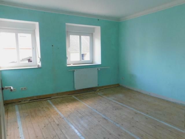 Mehring a.d. Mosel - Handwerker aufgepasst - zentral gelegenes Doppelhaus/Reiheneckhaus mit Ausbaupotential – SB18 Schlafzimmer 2 OG