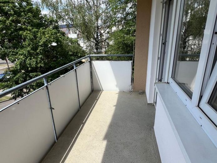 **Solide Kapitalanlage mit großzügigem Wohnkonzept und attraktiver Vermietung** – Foto 1