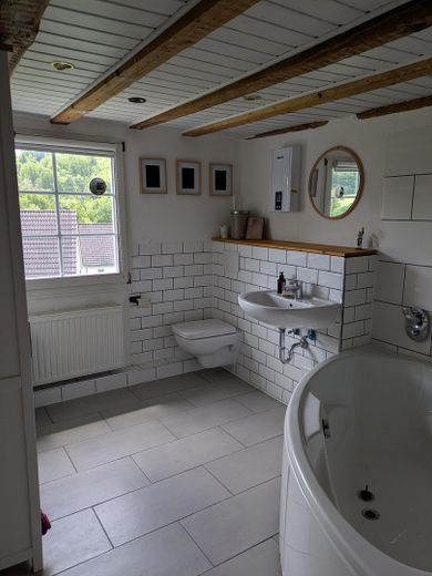 Fachwerkhaus mit Talblick - historisches Wohnen im Grünen bei Bielstein – Bad 1. OG