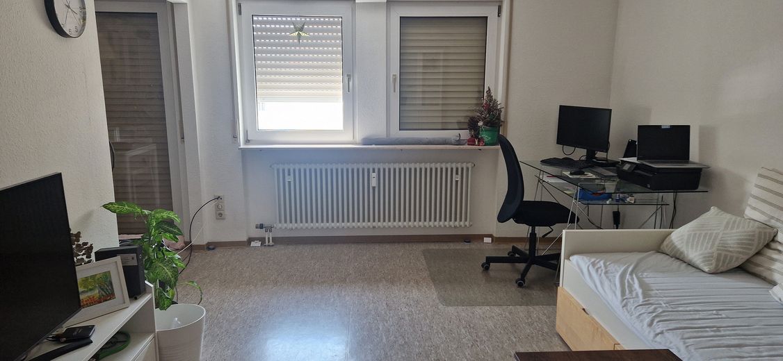 Cozy 2-room apartment in Karlsruhe city center – Beispielfoto: Wohnraum
