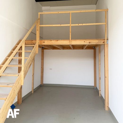 Werkstatt / Lagerhalle / Gewerbehalle - ca. 34m2 mit Bühne - 77815 Bühl-Ottersweier – Halle mit Bühne