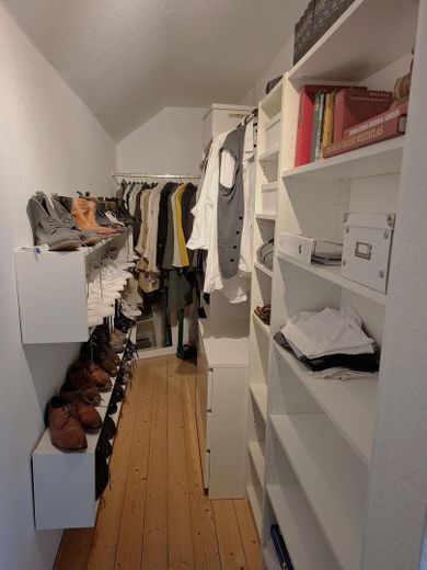 Begehbarer Kleiderschrank 