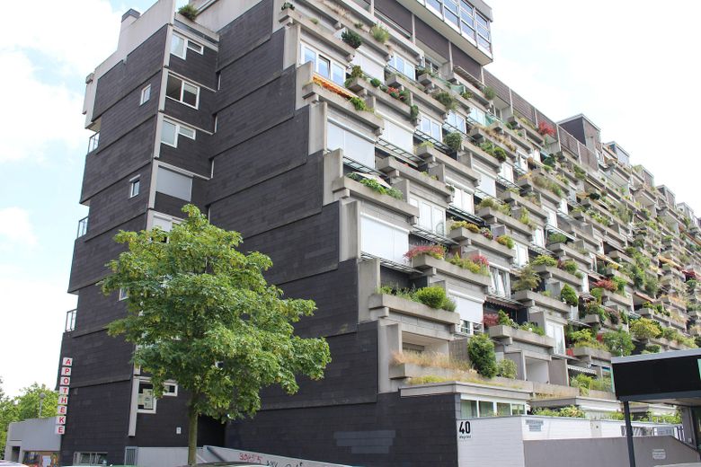 Hannover Teraslı Evinde 3 Kat Üzerine Yayılmış Muhteşem 4 Odalı Daire – Eckwohnung in der 7. Etage