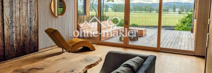 Traumhaftes Loftstudio mit grandiosem Blick in die Horlofftal-Auen. Neubau Erstbezug. Möbliert.
