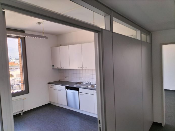 Emplacement idéal pour votre entreprise : local commercial au cœur de Böblingen – Photo 10