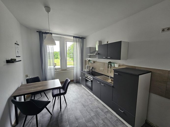 Großzügige 4-Zimmer-Wohnung | 107 m² | große Wohnküche |  Bad mit Badewanne | Hof – Foto 1