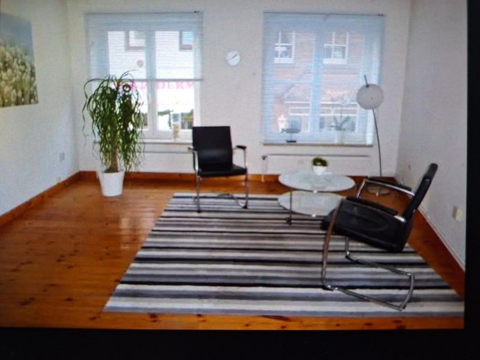 Provisionsfrei- Modern-energetisch-attraktiv Wohn/Geschäftshaus – schöne Office-oder Praxisräume