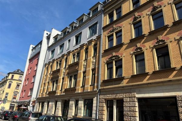 Neustadt-Flair pur: 3 Zimmer-Dachgeschoss-Juwel am Alaunpark - jetzt investieren