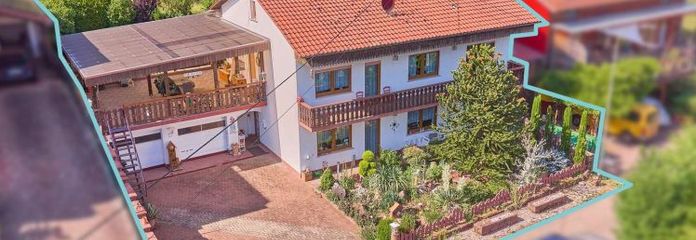 Wohnidylle mit sonniger Terrasse und liebevoll angelegtem Garten in ruhiger Waldrandlage