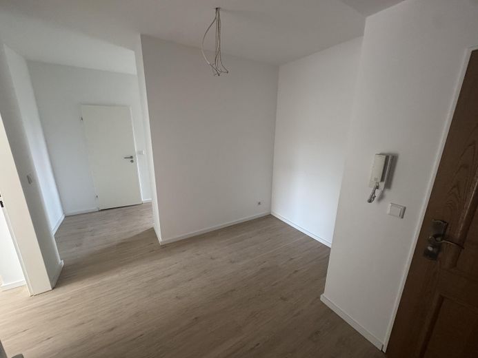 Erstbezug nach Sanierung: 2-Zimmer-Wohnung mit großem Balkon & Gartenblick in Duisburg-Rahm! – Eingangsbereich