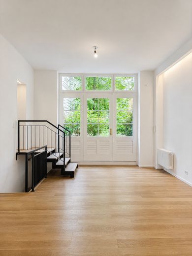 Loft-Teil-/Gewerbeeinheit im berühmten Riehmers Hofgarten mit zwei Terrassen – Eingangstür mit Treppe