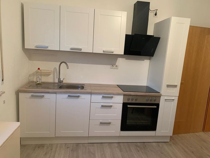 Beautiful 2-room apartment with loggia in Abtsteinach – 64 m² – available from 01.12.2026 – Küche 1