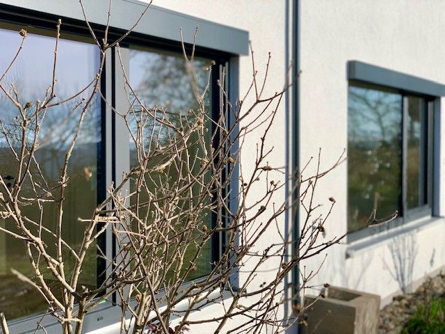 ES-Serach: Wohnung mit Terrasse und Aussicht – Außenansicht2