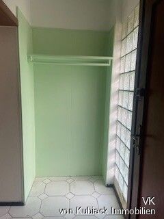Garderobe EG