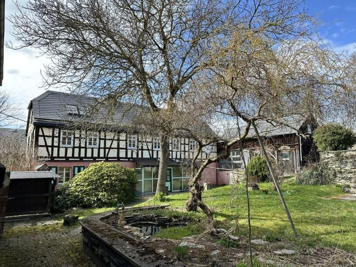 Idyllisches Landleben auf ehemaligem Bauernhof, gepflegter Zustand, ca. 2.400 m² Grundstück – Foto 1