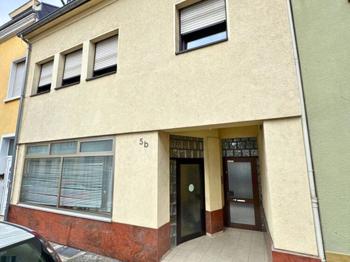 Großzügiges Wohn- und Geschäftshaus, 410m² Gesamtfläche in ruhiger Seitenstraße – Foto 1