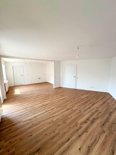 Neubaugefühl statt Neubaupreis - moderne 3,5-Zimmer-Wohnung mit Balkon in Kirchheim u. Teck – Foto 1