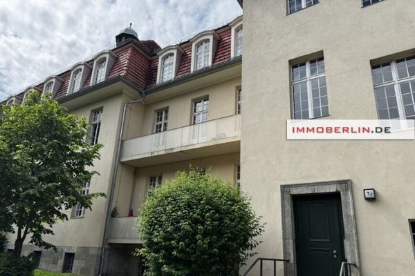 IMMOBERLIN.DE - Affascinante appartamento d'epoca con loggia e posto auto in posizione idilliaca