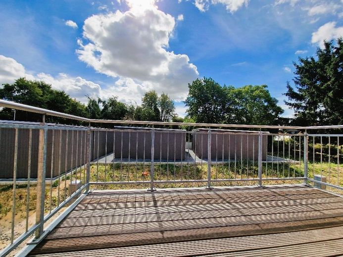 OG Wohnung Balkon  I NACHHALTIGSTE Immobilie Wolfsburgs, Lehmbau, PV - Autarkie, Appsteuerung – Balkon Außenansicht