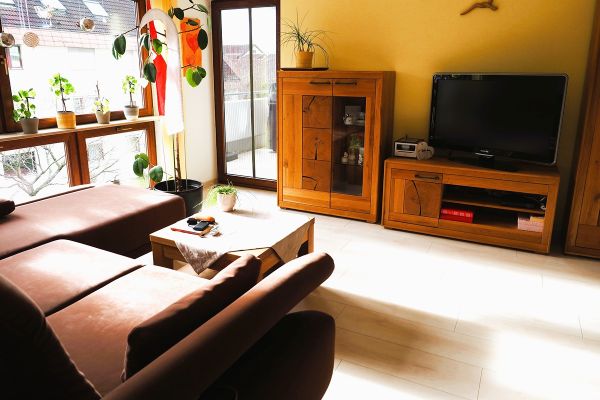 Provisionsfreie, helle 3 ½ Zimmer-Wohnung im 2. OG mit Balkon in Kirchheim / Teck