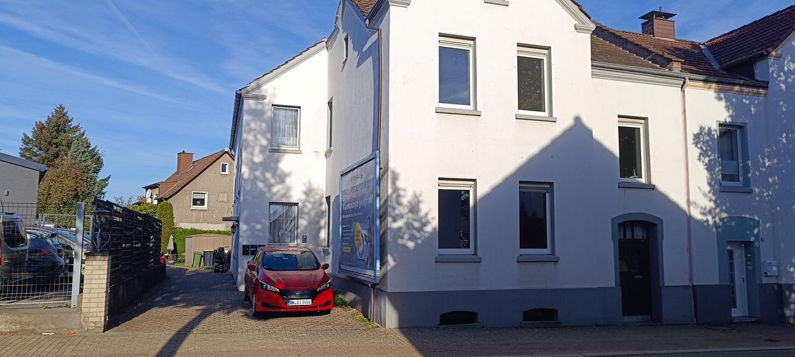 Detached house with extension near Unna town center – Photo 1