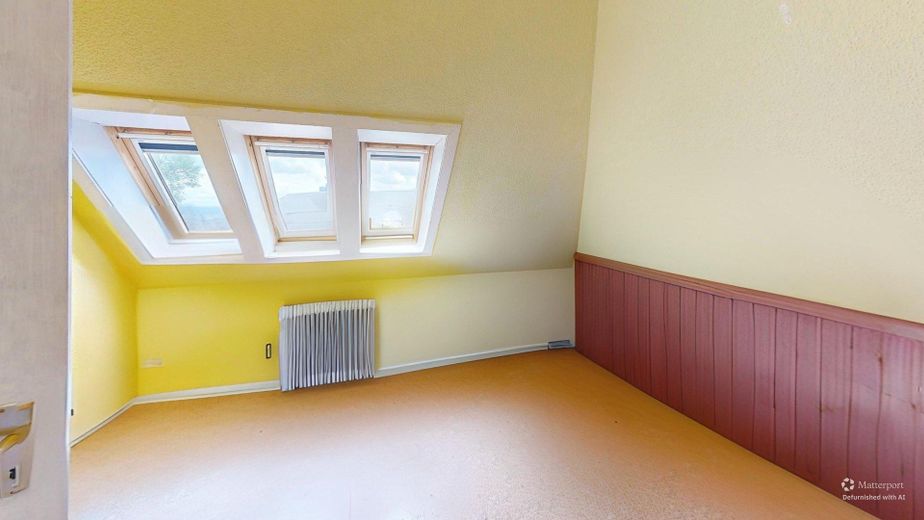 Kapitalanlage mit 2 Wohneinheiten, Gewerbe und Entwicklungspotenzial – Zimmer 2 von 2 2.DG