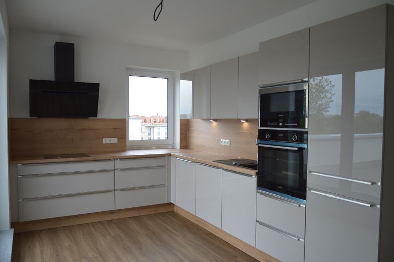Neubau - Penthouse -  Fahrstuhl - Barrierefrei - TG-Stellplätze – Einbauküche
