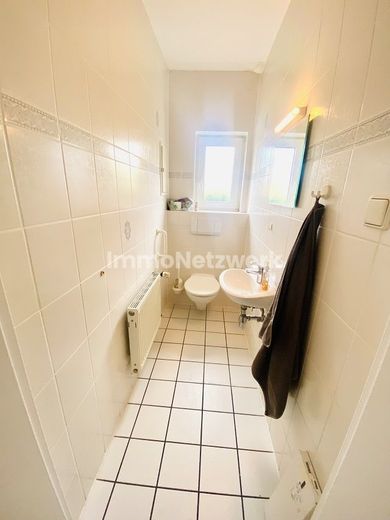 NEUER PREIS***Familienhaus mit Anliegerwohnung - Frei stehendes Zweifamilienhaus mit Herz*** – WC EG