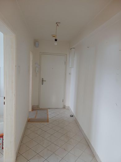 Flur Blick zur Eingangstür