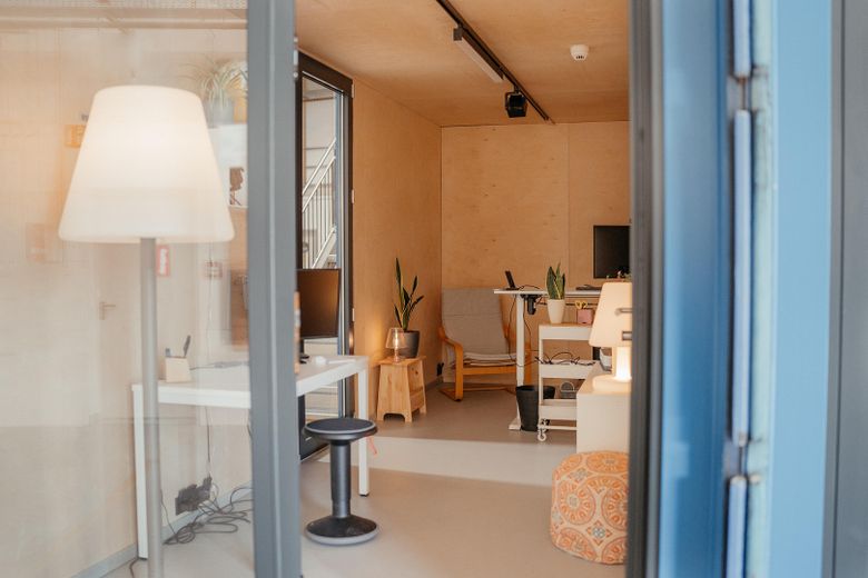 Uffici in container marittimi ristrutturati a Hallig Hanken – Büro 15qm