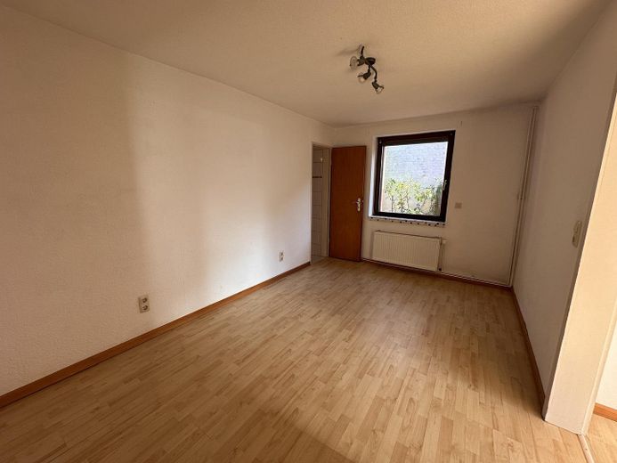 Vrijstaande eengezinswoning in Bargteheide met zelfstandige woonruimte en bouwgrond - zonder makelaarskosten – Schlafzimmer Nebenwohnung