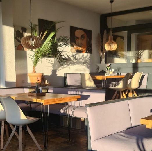 Alojamiento Moselsteig: 6 apartamentos vacacionales, cafetería y vivienda del operador con vistas al Mosela – Gastraum
