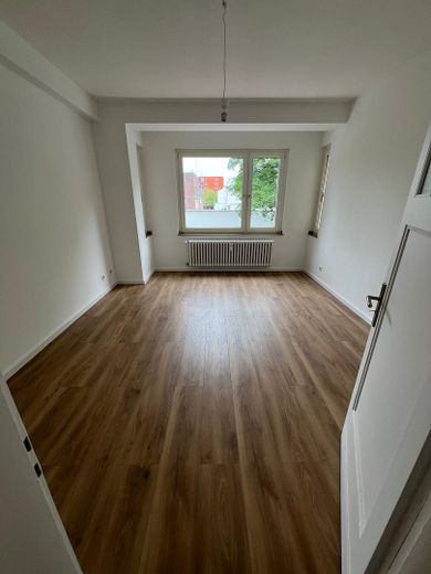 Erstbezug nach Renovierung- Seltene Gelegenheit im Herzen von Düsseldorf Bilk -  WE 04 – Wohnraum 1