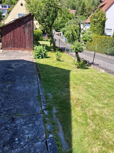 Großes Grundstück mit Altbau in sehr guter Lage in Unterdürrbach, provisionsfrei, von Privat! – Hofeinfahrt
