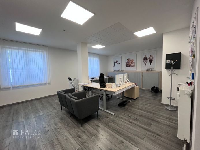 Atrakcyjna powierzchnia biurowa z 3 pomieszczeniami – Büro