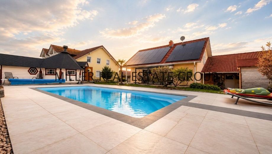 Privates Wohnresort in Altmannstein-Pondorf: Exklusives Einfamilienhaus mit Pool, Sauna, Grillkota, PV-Anlage, Speicher &amp; großer Südwest-Terrasse! – Außenansicht
