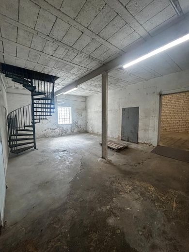 Renovated office with 420sqm warehouse / hall | production area incl. sanitary facilities – Foto 5