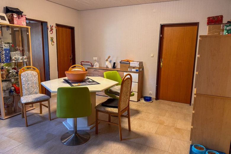 Wohnen auf einer Ebene - Bungalow mit 3 Zimmern, Carport sowie Garage und großen Garten in Garlstedt – Essbereich